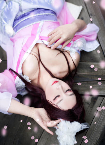 都市情感剧场：深夜食堂的邂逅与告别